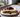 Tarta dúo de chocolates y cranberries